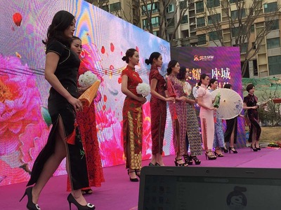 創(chuàng)新引領(lǐng)風(fēng)尚 甘肅制高點(diǎn)廣告裝飾，打造蘭州慶典活動新標(biāo)桿